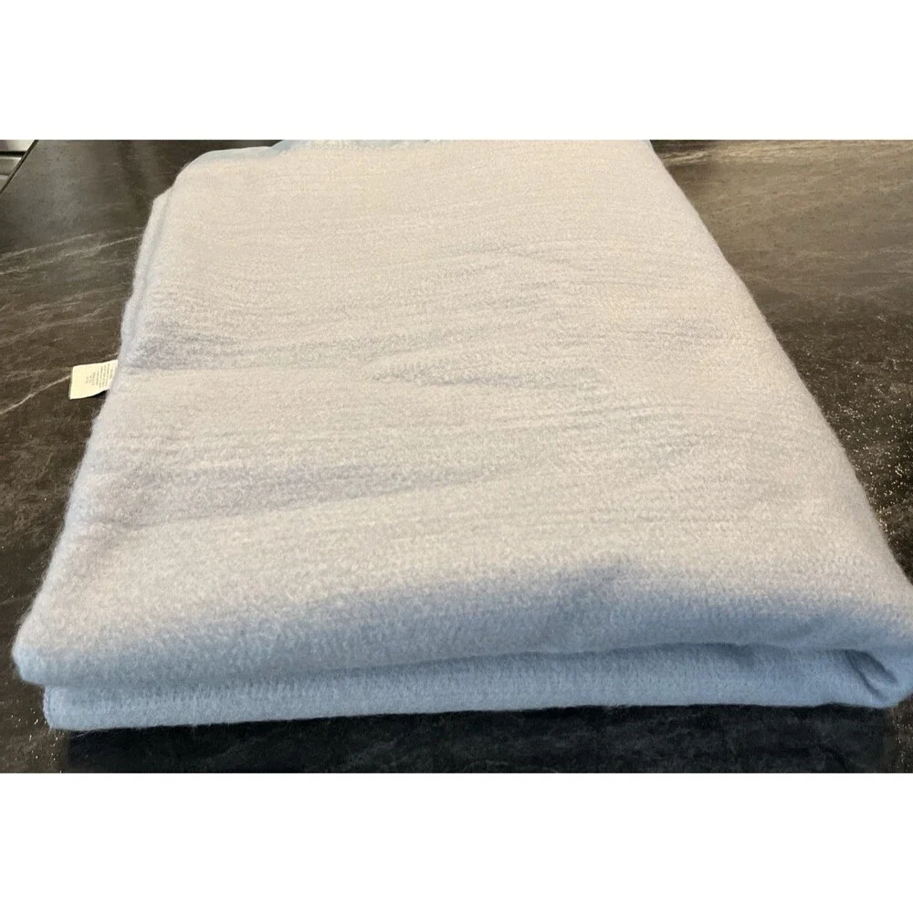 Vintage Twin Chatham Baby Blue Acrylic Blanket Nylon Satin Trim 88x64 - USA